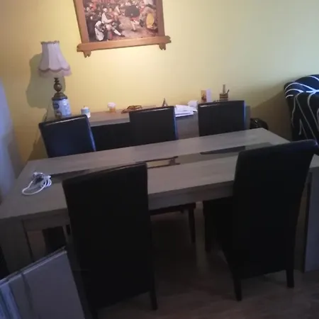 Residence Argenteuil La Louviere דירה לה לובייר